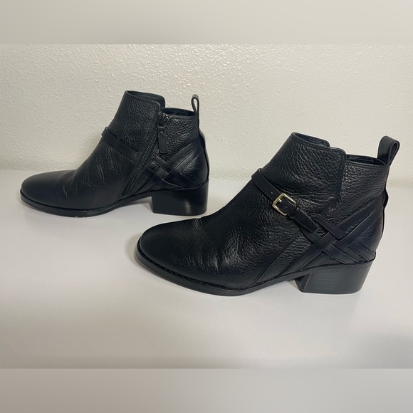 Cole Haan Pearlie Leather Ankle Bootie Heels Boots Zipper Round Toe Black 6.5B - Picture 3 of 8